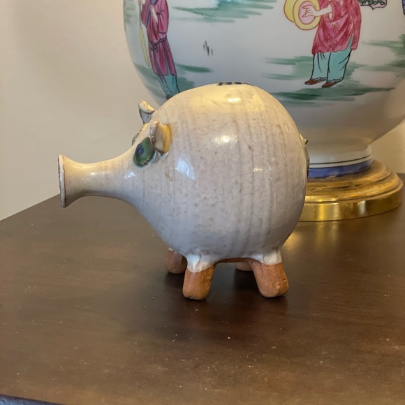 Cutest piggy bank ever! Home accents / decor - Picture 3 of 6